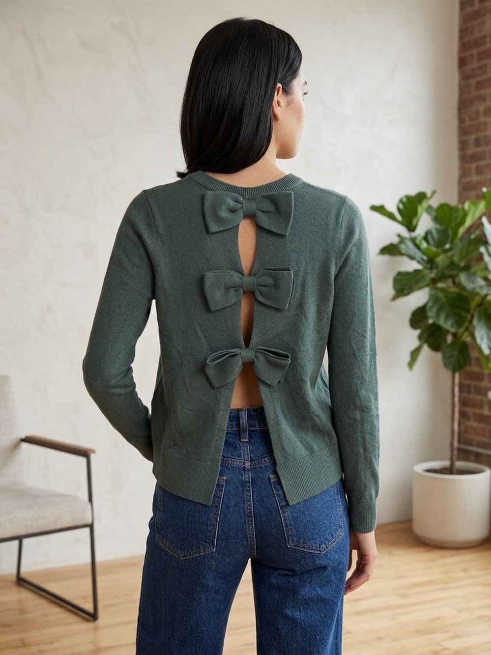 Timing Green Bow Back Knit Sweater